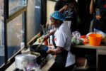 chef-nigeriana-passa-100-horas-cozinhando-sem-parar-para-quebrar-recorde-mundial