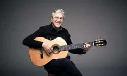 caetano-veloso-canta-‘ciume’-de-carlos-lyra-em-disco-que-celebra-os-90-anos-do-compositor