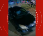 cameras-mostram-momento-em-que-mulher-e-arrastada-por-carro-de-re-em-praca-de-cuiaba;-veja-video