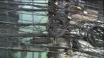 anatel-aprova-novas-regras-para-compartilhamento-de-postes,-mas-aneel-adia-decisao