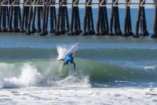 ryan-kainalo-e-heitor-mueller-estreiam-com-vitoria-no-mundial-junior-da-wsl