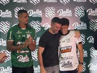 camilo-‘pede-bencao’-a-idolo-do-figueirense-durante-apresentacao