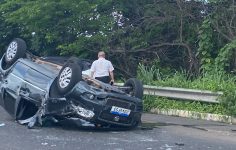 carro-capota-apos-colisao-na-saida-da-ponte-wall-ferraz,-em-teresina