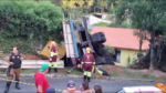 caminhoneiro-perde-controle-e-invade-residencia-em-sao-roque