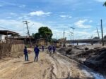 equipes-de-limpeza-retiram-quase-200-toneladas-de-lixo-e-entulho-de-bairros-afetados-pela-cheia-do-rio-acre