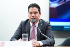 projeto-permite-que-patente-de-invencao-seja-requerida-em-nome-de-sistema-de-inteligencia-artificial