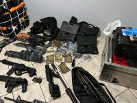 acoes-contra-o-trafico-apreendem-1,3-tonelada-de-cocaina-e-arsenal-com-10-fuzis-e-11-pistolas-em-sc